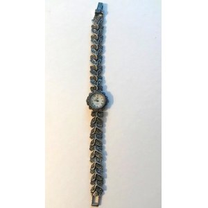 Srebrny damski zegarek koktajlowy wysadzany markazytami