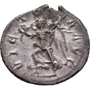 Traianus Decius, 249 - 251, AR Antoninianus, Rv:VICTORIA.AVG., Victoria zleva,