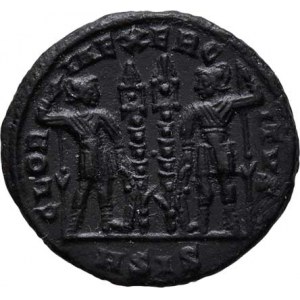 Constantinus I., 307 - 337, AE3/4, Rv:GLORIA.EXERCITVS., dva vojáci a dvě