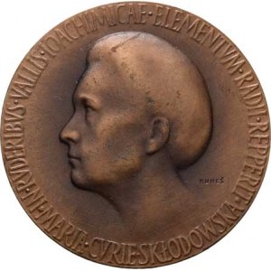 Kuneš Karel, 1920 - 1997, Marie Curie-Sklodovská 1967 - hlava zleva, latinský