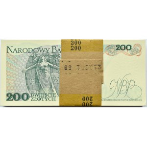Polska, PRL, paczka bankowa 200 złotych 1988, seria EN, UNC