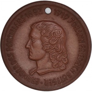 Medal manufaktury miśnieńskiej założonej przez Król Polski Augusta II Mocnego.