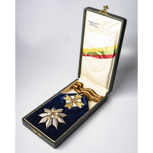 Lithuania 2-nd Class of Grand Duke Gediminas Order (1930). Of the first issue; with Case. Silver. Gold. Weight approx...