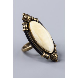 Ring with white amber