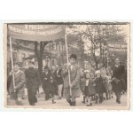CZĘSTOCHOWA - JUDAICA. 3 zdjęcia przedstawiające kolumnę częstochowskich Żydów