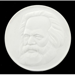 Manufaktura porcelany w Miśni, Medal z wizerunkiem Karola Marksa, w etui