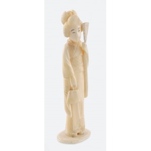 Okimono w formie figurki kobiety - „bijin”