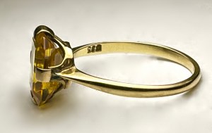 Złoty pierścionek z cytrynem
