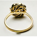 Zlatý prsten s bižuterním kamenem