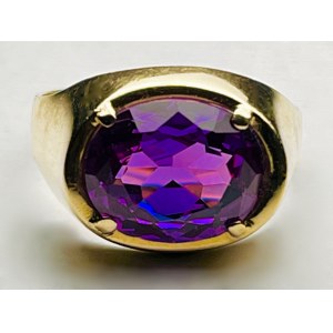 Goldring mit Amethyst