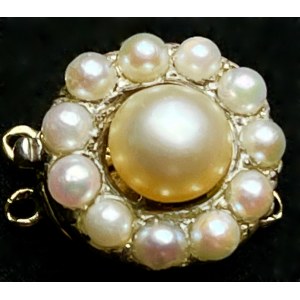 Gold clasp with pearls