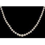 Pearl necklace with gold clasp