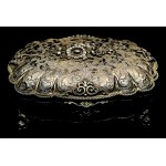 Silver casket with lid standing on palmetto feet,465 g