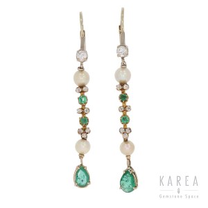 Náušnice so smaragdmi a perlami, Taliansko, 20. storočie.
