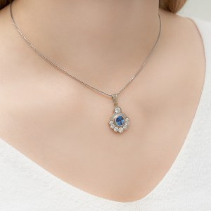 Pendant with sapphire and diamonds, contemporary