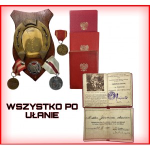 15 Pułk Ułanów Poznańskich odznaka wraz z legitymacją, zdjęcie ułana oraz inne odznaki