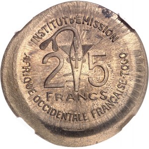 Togo, République autonome (1957-1960). 25 francs AOF -TOGO, erreur de frappe, frappe incuse et écrasée 1957, Paris.
