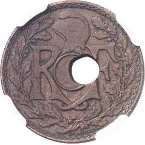 IIIe République (1870-1940). 1/2 centime en bronze, avec trou décentré 1939, Paris.