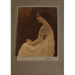 Elias Goldensky, Portrét sedící ženy