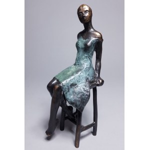 Joanna Zakrzewska, Mädchen auf einem Hocker (Bronze, H 22,5 cm. Auflage 1/6)