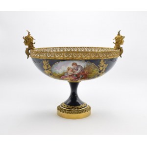 Oval vase