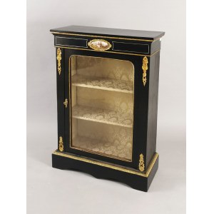 Cabinet de style néo-baroque