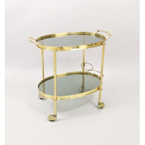 Bar with brass construction