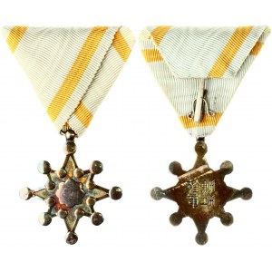 Japan Order of the Sacred Treasure VII Class(20th century). VII Class (in silver gilt; measuring 37 mm (w) x 41 mm (h...