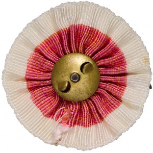 Odznaka - sokół na kokardzie w barwach narodowych do czapki Sokoła