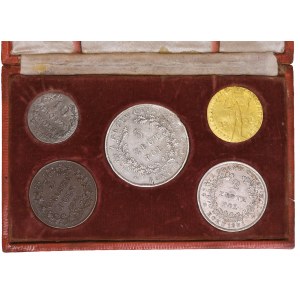 November Uprising Box - souvenir with coins