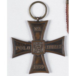Krzyż Walecznych z datą 1939