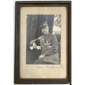 Fotografia portretowa przedstawiająca Adama Michała Zamojskiego w mundurze prezesa ZTG Sokół