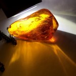 Phenomenal Vintage Amber Pendant shaped like a Drop