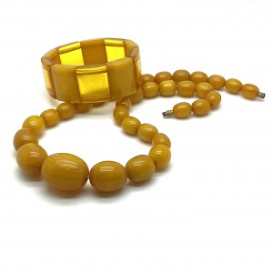 Alluring Vintage Bakelite Bracelet and Necklace set made from Olive shaped Bakelite beads