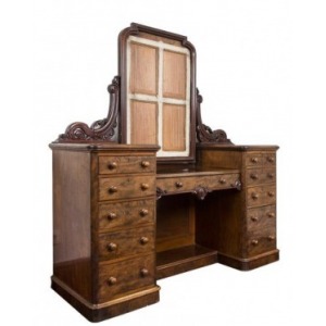 Toaletka wiktoriańska (An early victorian burr-walnut dressing table)