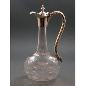 Karafka kryształowa (A crystal glass decanter)
