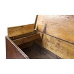 Skrzynia włoska (An Italian elm plank chest)