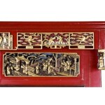 Łóżko chińskie (A Chinese carved gold and red lacquer single canopy bed)