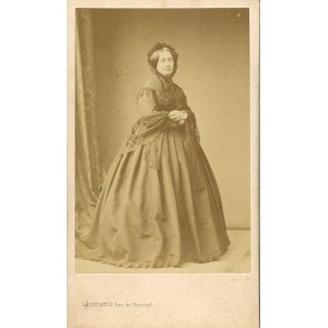 Národní smutek - Žena v černých šatech kolem roku 1863