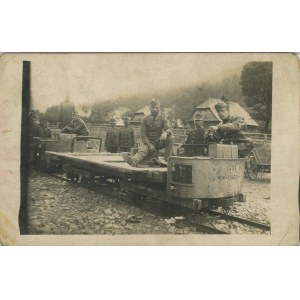 Rakúski vojaci pri vlaku okolo roku 1914