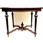 Salonowy stolik w stylu Ludwika XVI