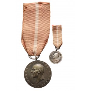 PRL, Medal Za Waszą Wolność i Naszą z miniaturką