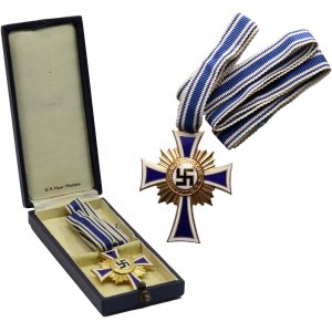 Germany, Gold Cross of Honor of the German Mother, (Mutterkreuz), in a box
