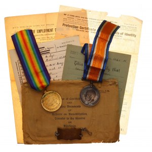 Great Britain Group of 2 WWI Medals and Badge 1919