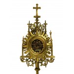 Relikwiarz monstrancja z relikwią - drewnem krzyża.