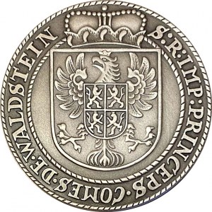 Valdštejn, Albrecht (1624-34). Upomínková medaile b.l. Poprsí, titulatura / korunovaný znak, opis. Sign. Kazda. Ag 0...