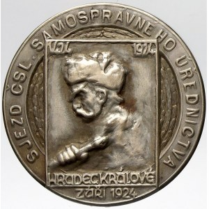 ostatní odznaky ČSR, ČSSR, Hradec Králové. Odznak sjezdu ČSL samosprávného úřednictva 1924. Bílý kov 35 mm...