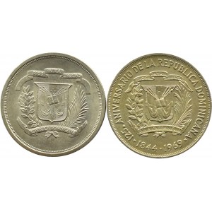 Dominican Republic, lot of two pesos 1969-1979, UNC