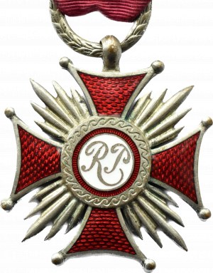 Poland, Second Polish Republic, Silver Cross of Merit, excerpted by W. Gontarczyk