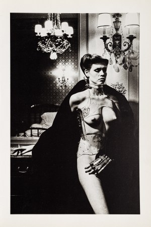 Helmut Newton, Jane Kirby - Avenue Kléber. Paris 1977 z teki ''Special Collection 24 photos lithographs'', 1979